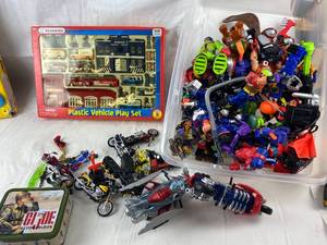 lot 9115 image: BIG Lot of Action Figures and a NIB Plastic Vehicle Play Set - GI Joe Box