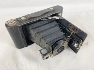 lot 9142 image: Vintage Eastman Kodak Camera, NY, USA  No.2 Folding Autographic Brownie