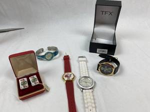 lot 9259 image: Queen of Hearts Cuff Links, & Lot of 4 Watches, 1 Skeleton, 1 Christmas