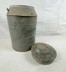 lot 6087 image: Vintage Rustic Metal MilkCream Can Pail w Wood Handle