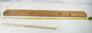 lot 6089 image: Quilt Display Rack - Hang your beautiful quilt on the wall for all to see Approx 5 feet wide