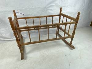 lot 6105 image: Vintage Doll Baby Bed