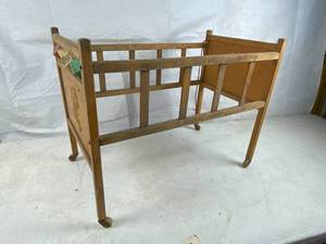 lot 6106 image: Vintage Doll Baby Bed