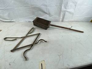 lot 6113 image: Vantage Campfire Popcorn Popper and Log Turner