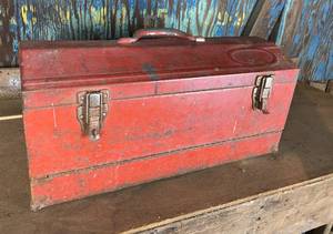 lot 6123 image: Vintage Metal Tool Box - Front Drop Style