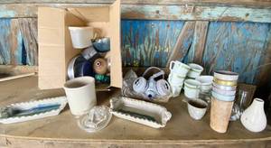 lot 6129 image: Lot of Vintage Dishes - CORELLPYREX, Italian Aluminum Tumblers, J. Cornelius Stoneware Dishes and More