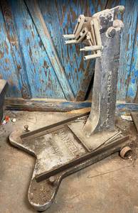 lot 6137 image: Vintage Flat-Head Engine Stand - MANZEL BUFFALO - Wow HTF