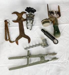 lot 6140 image: Lot of Vintage Specialty Tools and Wrenches - see pictures