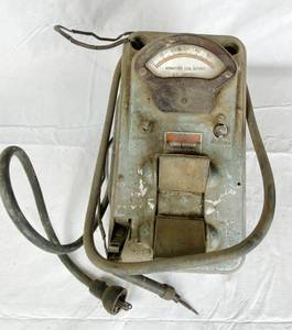 lot 6148 image: Vintage Armature Coil Output Tester - Model AT - 115V