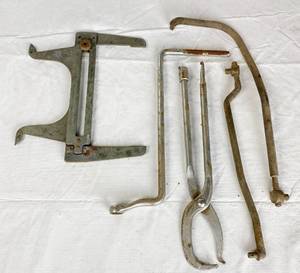 lot 6151 image: Lot of Vintage Specialty Automotive Tools