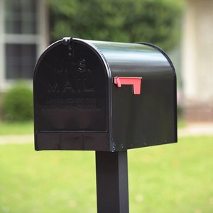 lot 184 image: heavy duty reinforced mail box