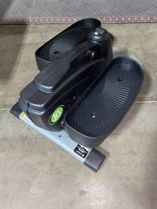 lot 9160 image: Stamina Inmotion Compact Strider 18x24x24