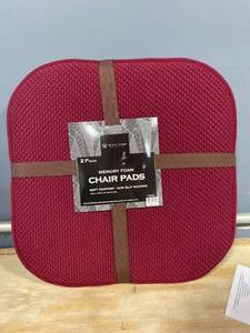 lot 9163 image: Memory Foam Red Nonslip Back 16 x16 ChairSeat Cushion Pad