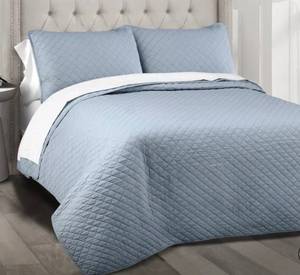 lot 2065 image: 3pc Ava Diamond Oversized Cotton Quilt Set - Lush Dcor, King 96106