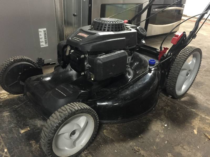 lot 1025 image: CRAFTSMAN FRONT WHHEL DRIVE SELF PROPELLED MOWER