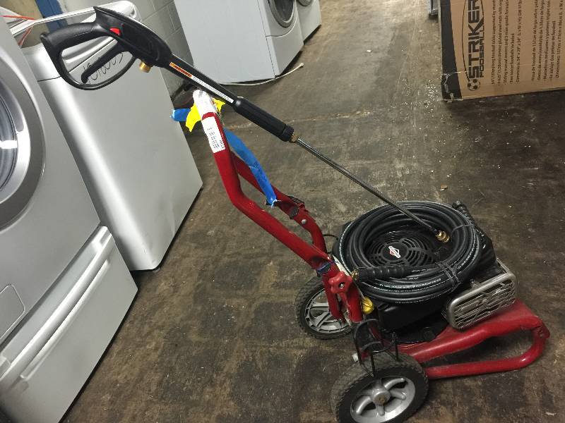 lot 8813 image: Craftsman 3000 PSI 2.7 GPM Gas-Powered Pressure Washer