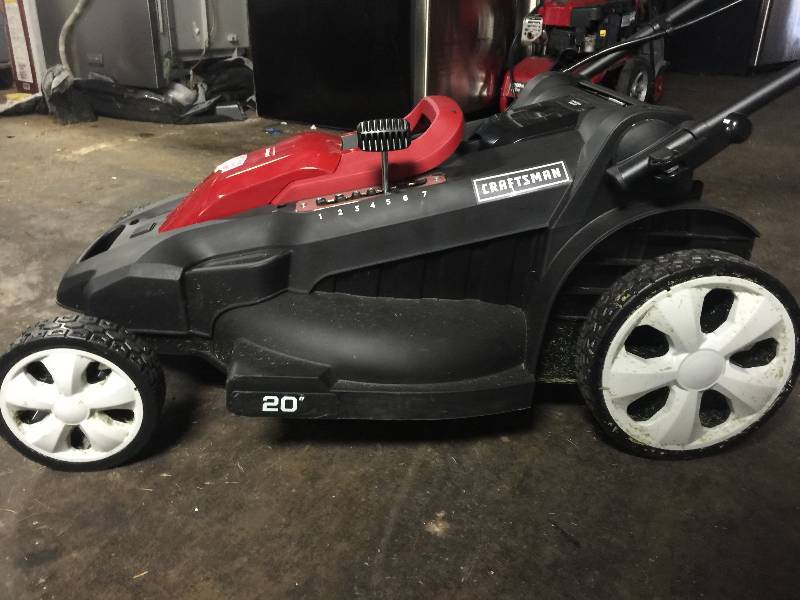 lot 8825 image: Craftsman 40V Electric Mower