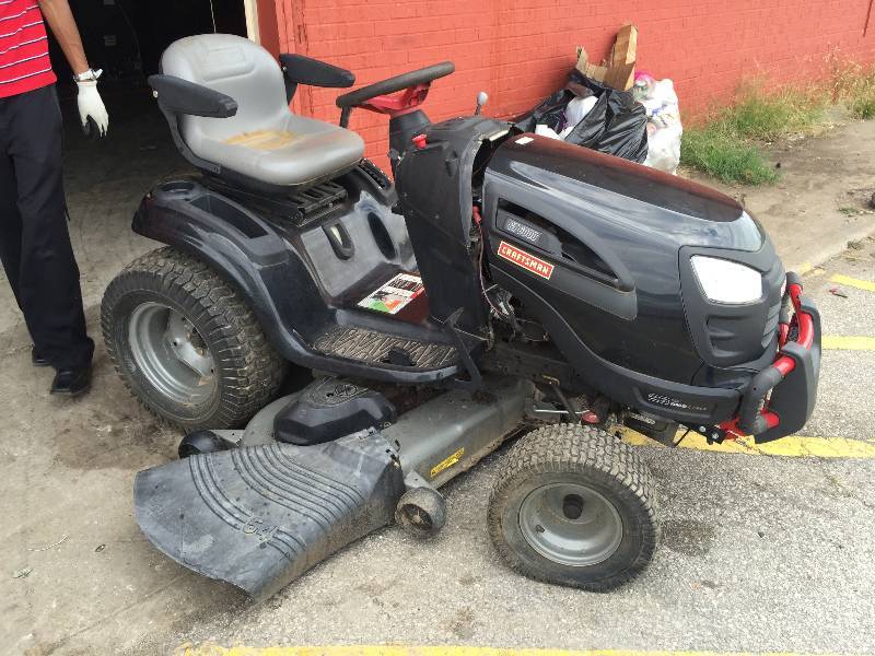 lot 8834 image: Craftsman 54 In. 26hp Kohler Turn Tight Hydrostatic Garden Tractor