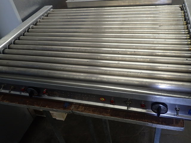 lot 112 image: Connolly Roll A Grill Hot Dog Roller