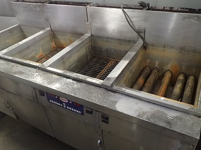 lot 115 image: Dean 4 Bay Natural Gas Fryer