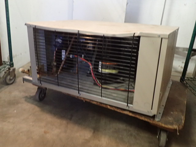 lot 157 image: Heatcraft condensing unit. 208230V 3 phase