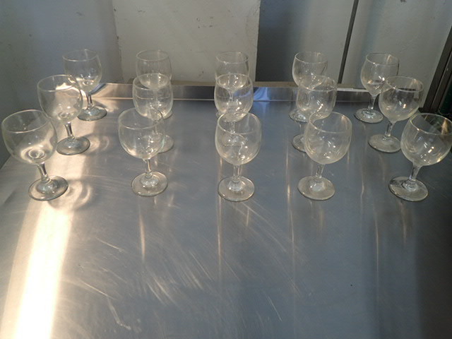 lot 169 image: (15) Wine Glasses