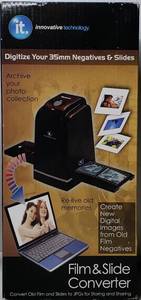 lot 47 image: Innovative Technology 35mm Negative and Slide Converter to PC