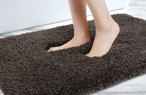 lot 49344 image: Yimobra Plush Fluffy Bathroom Rugs, No Slip Shaggy Thick Bath mat, Size 36.2 x 24 Inches, Brown