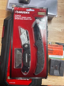 lot 299 image: Husky Utility Knife and Sporting Knife Set (2-Pack)