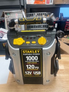 lot 402 image: 1000 Peak Amp Battery Jump-Starter