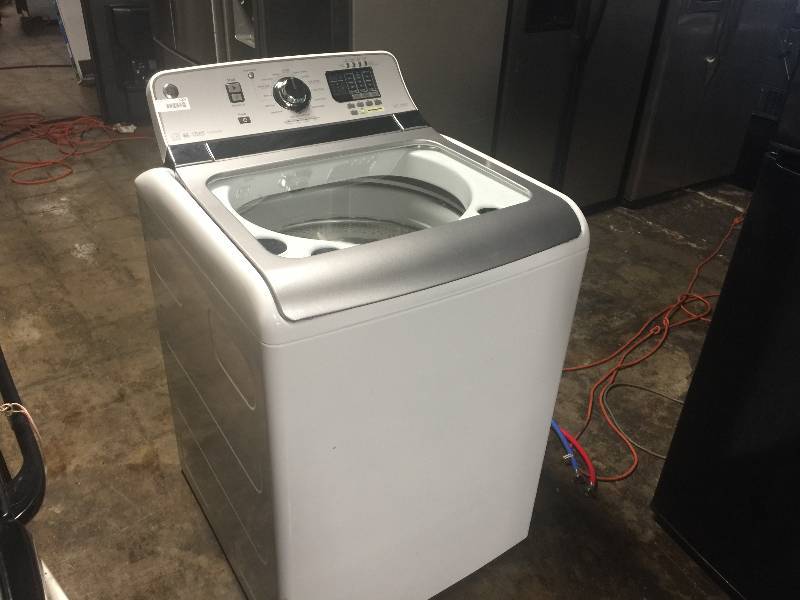 lot 1004 image: GE GTWS8350H 28 Inch Top-Load Washer  5.0 cu. ft., 13 Wash Cycles