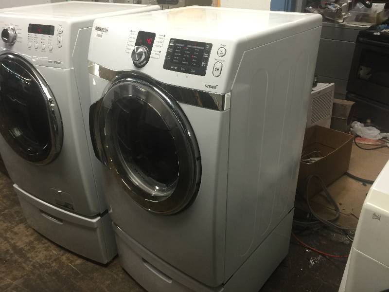 lot 1006 image: Samsung DV419AEW  27 Inch Electric Dryer  7.4 cu.ft. Capacity  11 Drying Cycles