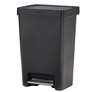 lot 8723 image: Rubbermaid Lid X 12.4 Gallon Trashcan, Black