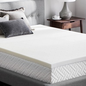 lot 8390 image: Twin Sized Foam 2in Mattress Pad, White
