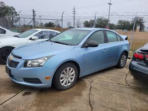 lot 104 image: 2011 Blue Chevrolet Cruze
