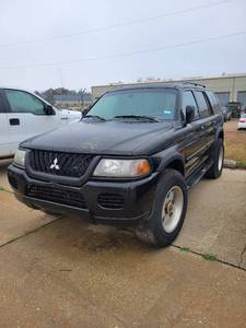lot 108 image: 2001 Mitsubishi Montero Sport Black