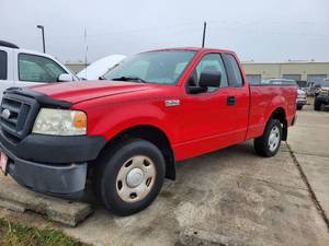 lot 121 image: 2006 Red Crew Cab Ford F150 - 4.2 V6