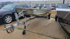 lot 207 image: Tracker Topper 15 W Trailer