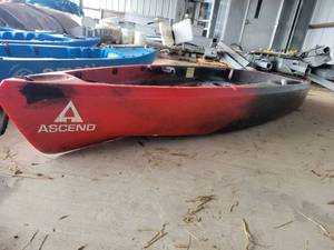 lot 9065 image: Ascend DIOT Kayak
