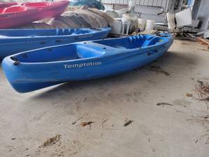 lot 9067 image: Blue Temptation Emotion Kayak