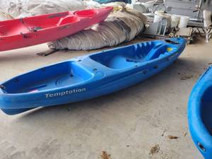 lot 9068 image: Blue Temptation Emotion Kayak