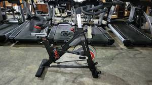 lot 9102 image: Matrix - Powered by ICG Riding Excercise Bike (IC-MXIC2B-01)