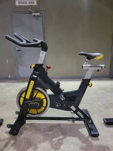 lot 9115 image: LIVESTRONG INDOOR CYCLING BIKE