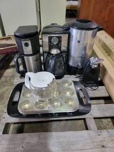 lot 9167 image: Lot of Kitchen Essentials (Coffee Pots  Baking Pans and Can Opener)