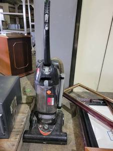 lot 9179 image: Hoover Commercial Vacuum