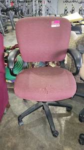 lot 9220 image: Reddish Hon Rolling Chair W Arm Rests Set of 2