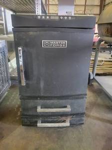 lot 9260 image: Master Forge Smoker Grill