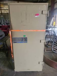 lot 9263 image: Fire Guard Safe - Broken Lock