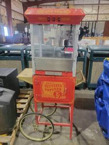 lot 9305 image: Hot Buttered Popcorn Machine (FT860CRNP08001)