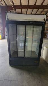 lot 9308 image: Beverage-Air Commercial Freezer or Refrigerator W Two Sliding Doors (MT45)